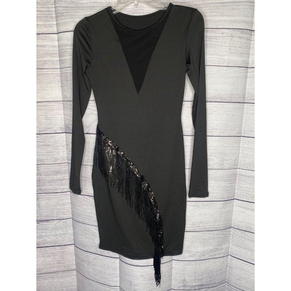 NWOT Boutique "Unbranded"‎ black dress with sequin fringe size small - Picture 1 of 5